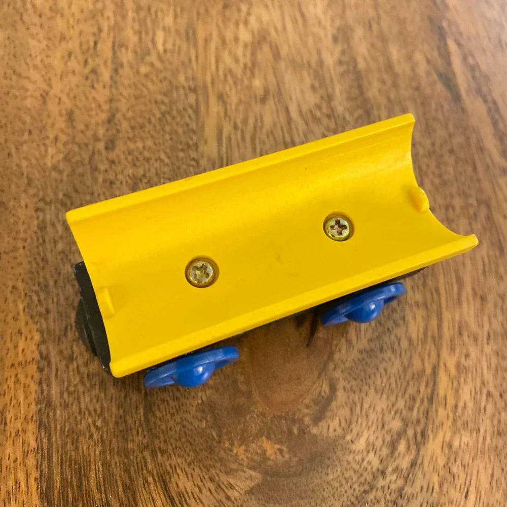 Wooden Log Car Toy Train Rolling Stock‎ Yellow Black Blue Magnetic Connector